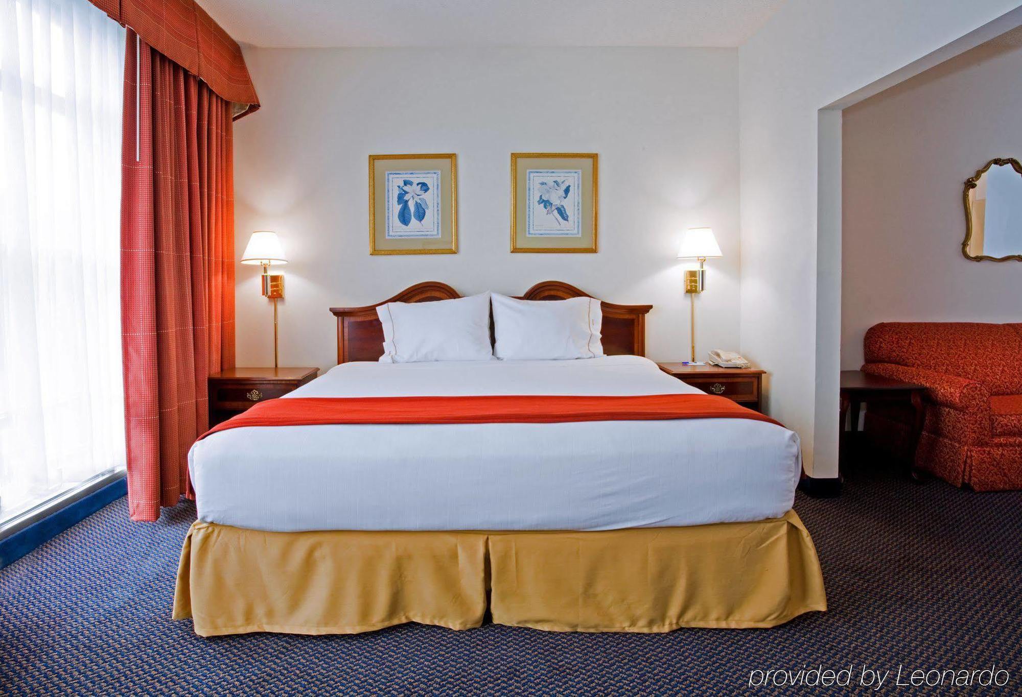Holiday Inn Express Hillsborough-Durham Area By Ihg Chambre photo