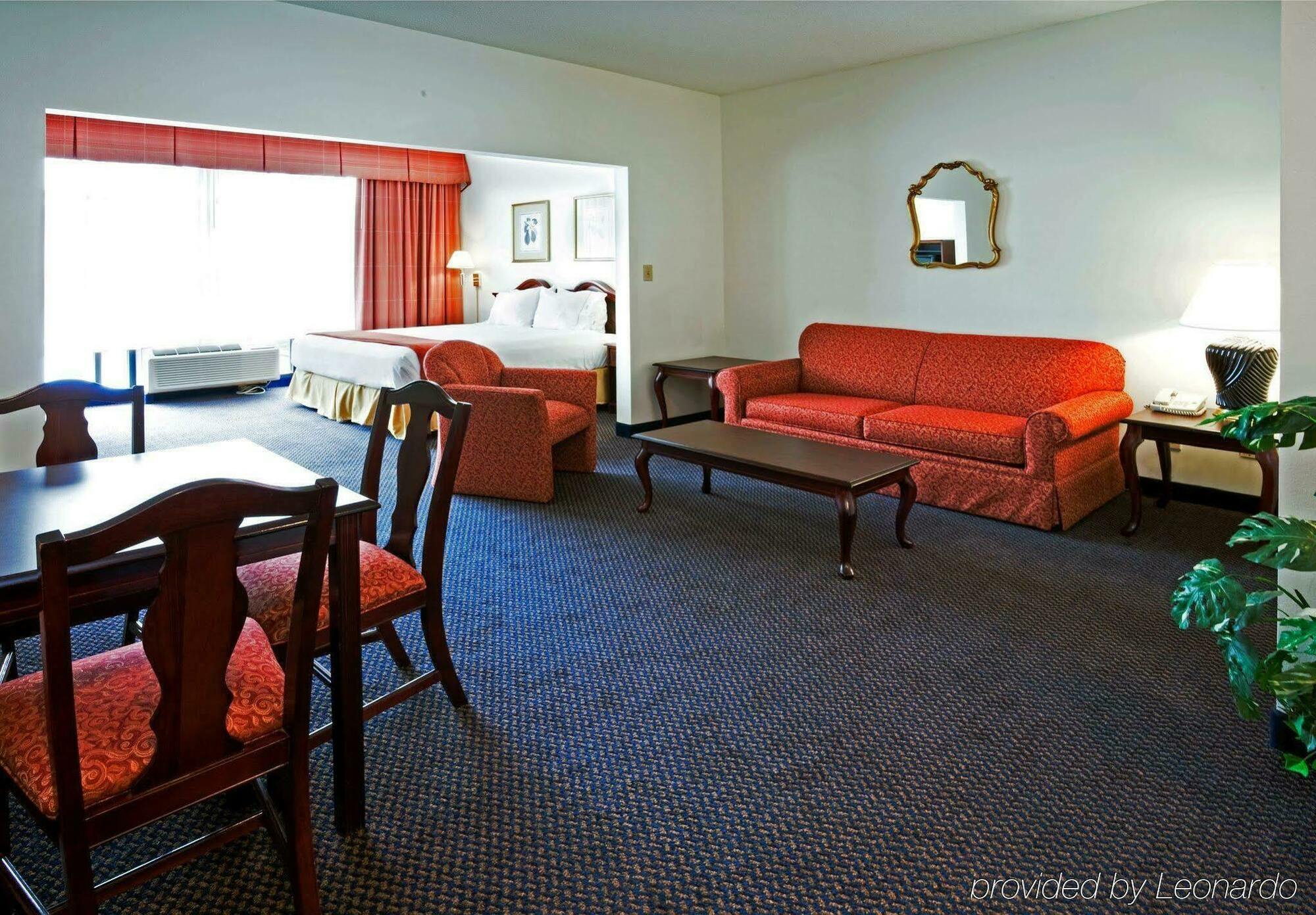 Holiday Inn Express Hillsborough-Durham Area By Ihg Extérieur photo